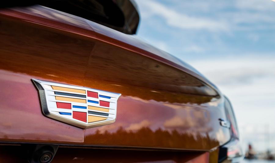 Логотип Cadillac XT4 Sport 2018 года  (NA) (фото 41 из 61)